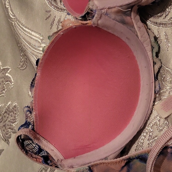 Victoria's Secret PINK Bra - Picture 7 of 9